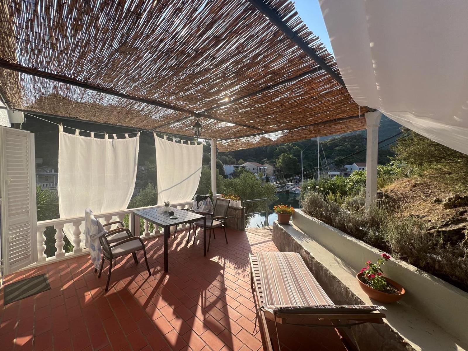 Apartment Nadine Mljet Mit Meerblick Okuklje Eksteriør billede